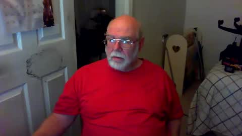 Snapshot of gtnolder60 chatting on 12/06/24, 10:19 Gary online show from 12/06/24, 10:19