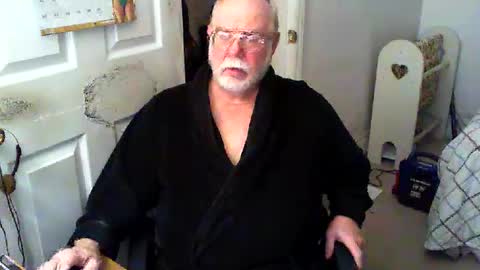 Snapshot of gtnolder60 chatting on 02/11/25, 12:27 Gary online show from 02/11/25, 12:27