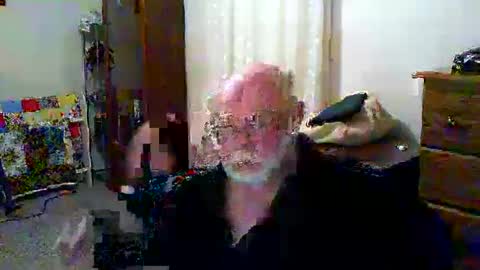 Snapshot of gtnolder60 chatting on 10/10/25, 03:05 Gary online show from 10/10/25, 03:05