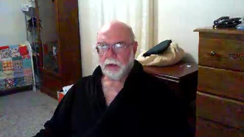 Snapshot of gtnolder60 chatting on 10/11/25, 11:09 Gary online show from 10/11/25, 11:09