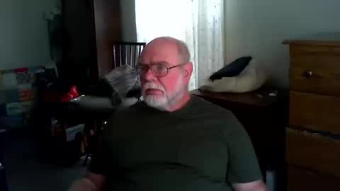 Snapshot of gtnolder60 chatting on 10/16/25, 04:19 Gary online show from 10/16/25, 04:19