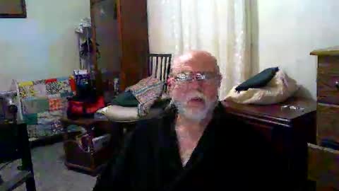 Snapshot of gtnolder60 chatting on 10/19/25, 11:22 Gary online show from 10/19/25, 11:22