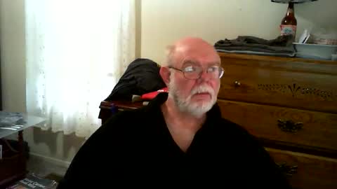 Snapshot of gtnolder60 chatting on 04/11/26, 11:47 Gary online show from 04/11/26, 11:47
