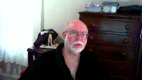 Snapshot of gtnolder60 chatting on 04/16/26, 11:44 Gary online show from 04/16/26, 11:44