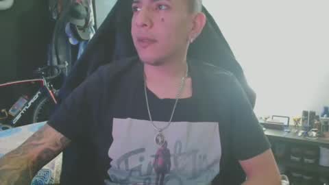 Snapshot of guayaco_ chatting on 02/13/25, 12:32 Guayaco  online show from 02/13/25, 12:32