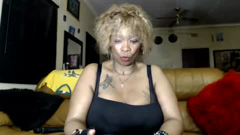 Snapshot of gucci_bx chatting on 06/27/26, 05:18 gucci-bx online show from 06/27/26, 05:18