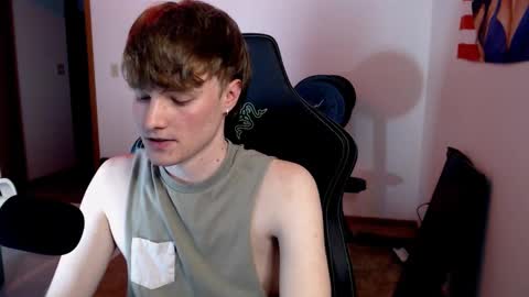 Snapshot of gucciboi4 chatting on 01/19/25, 04:22 gucciboi4 online show from 01/19/25, 04:22