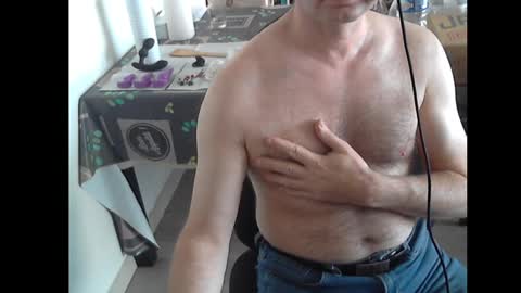 Snapshot of guess91 chatting on 11/02/25, 02:52 Guess91 online show from 11/02/25, 02:52