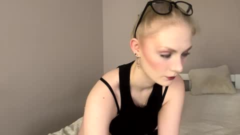 Snapshot of guessmygame chatting on 04/11/26, 06:07 Vanessa online show from 04/11/26, 06:07
