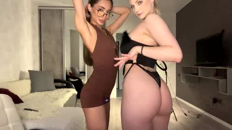 Snapshot of guessmygame chatting on 05/01/26, 01:37 Vanessa online show from 05/01/26, 01:37