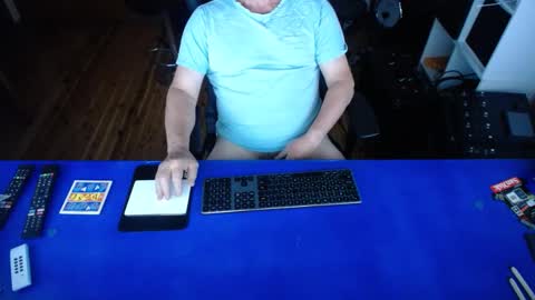 Snapshot of guesswhatigot2 chatting on 12/02/24, 10:39 guesswhatigot2 online show from 12/02/24, 10:39