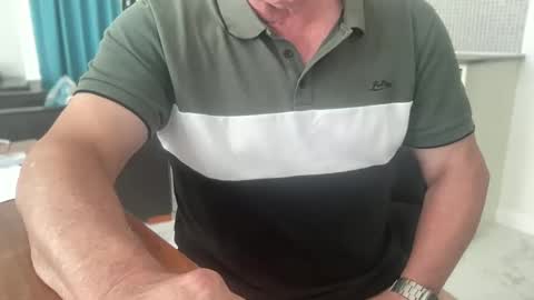 Snapshot of guesswhatigot2 chatting on 01/04/25, 04:12 guesswhatigot2 online show from 01/04/25, 04:12