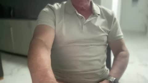 Snapshot of guesswhatigot2 chatting on 01/04/25, 12:05 guesswhatigot2 online show from 01/04/25, 12:05