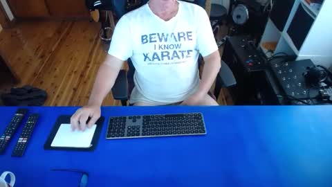 Snapshot of guesswhatigot2 chatting on 01/14/25, 02:19 guesswhatigot2 online show from 01/14/25, 02:19