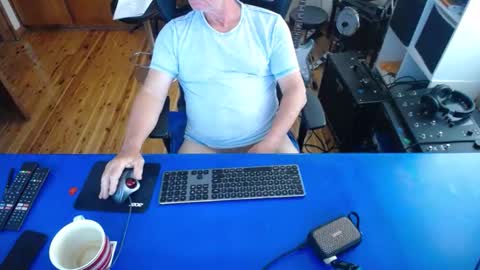 Snapshot of guesswhatigot2 chatting on 01/16/25, 06:25 guesswhatigot2 online show from 01/16/25, 06:25