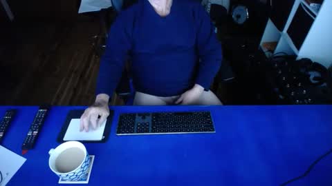 Snapshot of guesswhatigot2 chatting on 01/18/25, 11:21 guesswhatigot2 online show from 01/18/25, 11:21