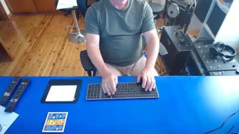 Snapshot of guesswhatigot2 chatting on 01/19/25, 07:36 guesswhatigot2 online show from 01/19/25, 07:36