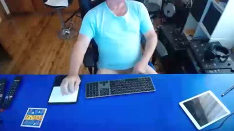 Snapshot of guesswhatigot2 chatting on 01/23/25, 04:52 guesswhatigot2 online show from 01/23/25, 04:52