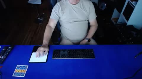 Snapshot of guesswhatigot2 chatting on 01/30/25, 10:29 guesswhatigot2 online show from 01/30/25, 10:29