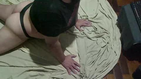 gugaboy2 online show from 10/13/25, 04:23