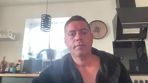 Snapshot of guil0 chatting on 09/12/25, 10:26 guil0 online show from 09/12/25, 10:26