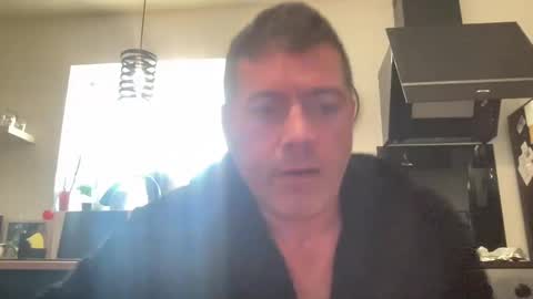 Snapshot of guil0 chatting on 10/26/25, 10:43 guil0 online show from 10/26/25, 10:43