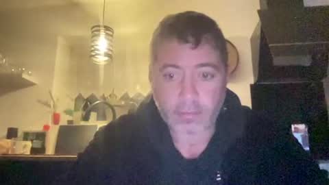 Snapshot of guil0 chatting on 10/29/25, 07:10 guil0 online show from 10/29/25, 07:10