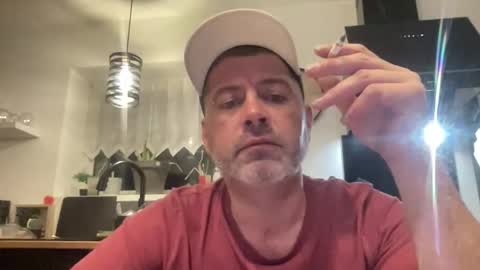 Snapshot of guil0 chatting on 11/01/25, 09:39 guil0 online show from 11/01/25, 09:39