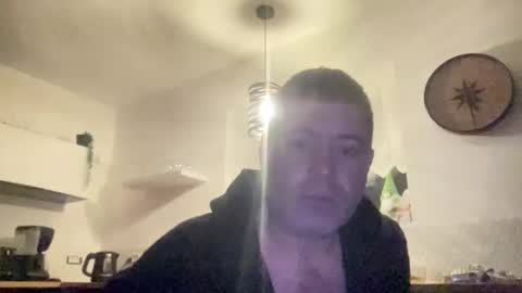 Snapshot of guil0 chatting on 01/11/26, 08:30 guil0 online show from 01/11/26, 08:30