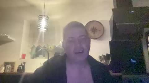 Snapshot of guil0 chatting on 03/07/26, 09:06 guil0 online show from 03/07/26, 09:06