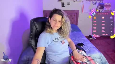 Hello Im Julieta Im 25 years old welcome to my room have fun and be happy. online show from 10/22/25, 03:18
