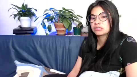 Snapshot of gumball_room chatting on 01/23/25, 02:44 Vane blonde and Hazell black hair online show from 01/23/25, 02:44