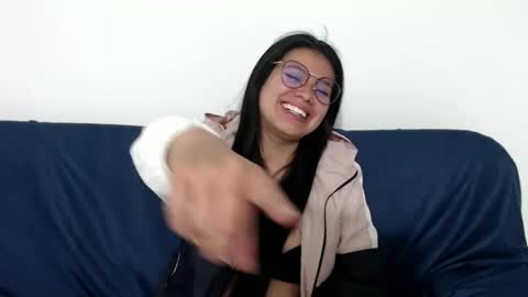 Snapshot of gumball_room chatting on 09/16/25, 07:26 Vane blonde and Hazell black hair online show from 09/16/25, 07:26