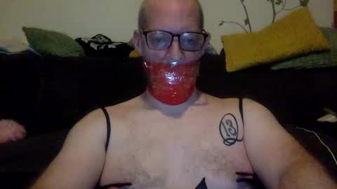 Snapshot of gummicasual chatting on 02/15/25, 05:07 gummicasual online show from 02/15/25, 05:07