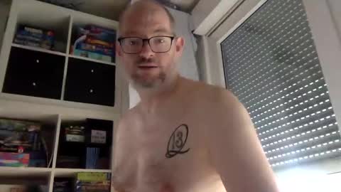 Snapshot of gummicasual chatting on 02/21/25, 10:39 gummicasual online show from 02/21/25, 10:39