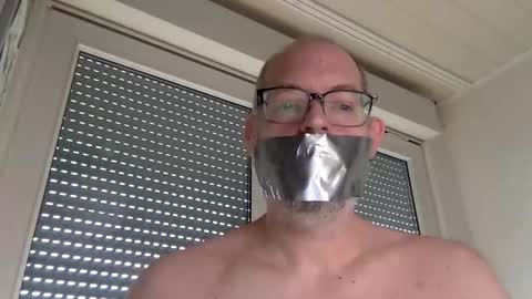 Snapshot of gummicasual chatting on 02/25/25, 12:55 gummicasual online show from 02/25/25, 12:55