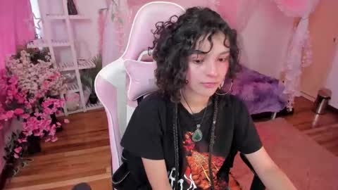 Snapshot of gummo_ chatting on 12/13/25, 07:53 gummo_ online show from 12/13/25, 07:53