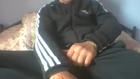 Snapshot of gunishment chatting on 12/08/24, 01:14 gunishment online show from 12/08/24, 01:14