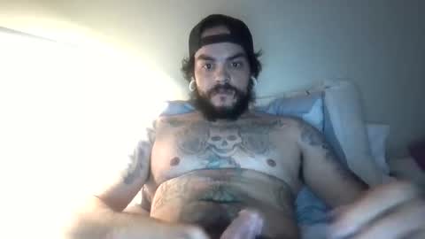 Snapshot of gunnerkills22 chatting on 12/17/25, 01:50 gunnerkills22 online show from 12/17/25, 01:50