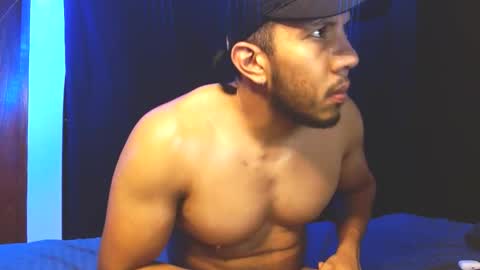 holl latino online show from 11/16/25, 02:28