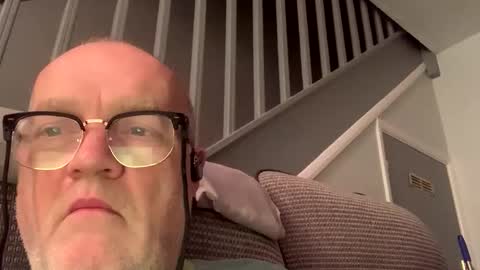 Snapshot of gusher25 chatting on 10/17/25, 08:11 gusher25 online show from 10/17/25, 08:11