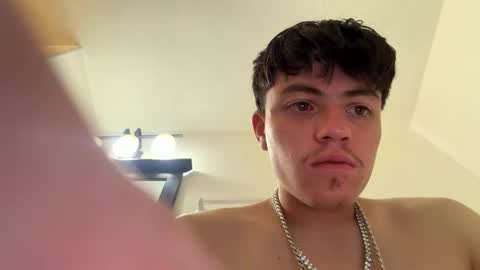 Snapshot of gustavog79 chatting on 04/18/26, 12:03 gustavog79 online show from 04/18/26, 12:03