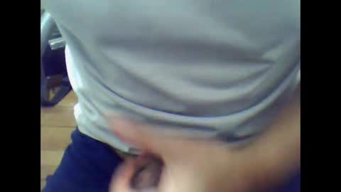 Snapshot of guty50 chatting on 11/19/25, 01:49 guty50 online show from 11/19/25, 01:49