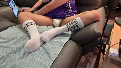 guy104130 online show from 12/21/25, 09:33