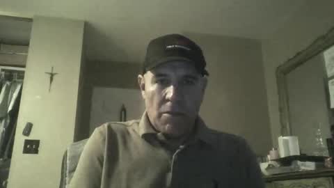 Snapshot of guy8inches4u chatting on 09/13/25, 02:33 guy8inches4u online show from 09/13/25, 02:33