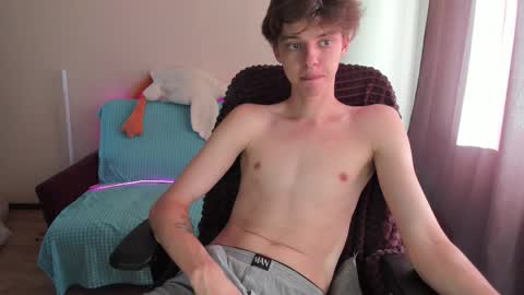 Snapshot of guy_liam1 chatting on 09/09/25, 12:48 guy_liam1 online show from 09/09/25, 12:48