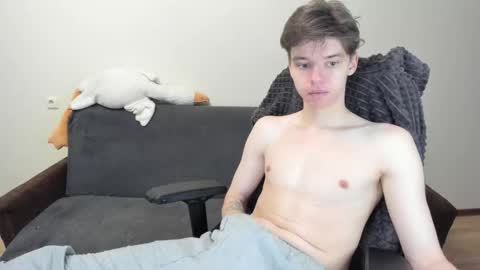 guy_liam1 online show from 12/15/25, 09:02