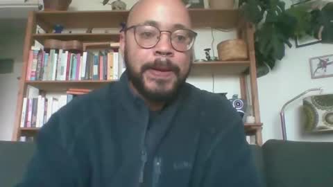 Snapshot of guy_wood15 chatting on 10/21/25, 10:16 guy_wood15 online show from 10/21/25, 10:16