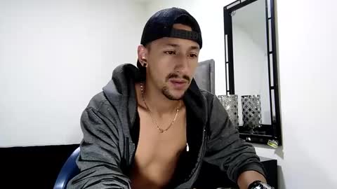 Snapshot of guykarim chatting on 12/12/24, 03:32 karim online show from 12/12/24, 03:32