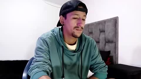 Snapshot of guykarim chatting on 02/24/25, 11:10 karim online show from 02/24/25, 11:10